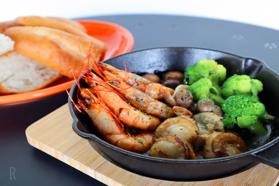 海鮮アヒージョ